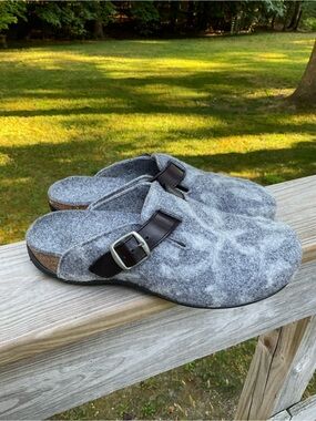 Women’s Gray Felt Clog Mules with Buckle Strap